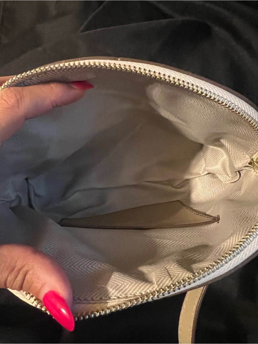 Gucci Beige GG Supreme Crossbody with Red and Green Web Stripe Dust Bag Included - Picture 6 of 14